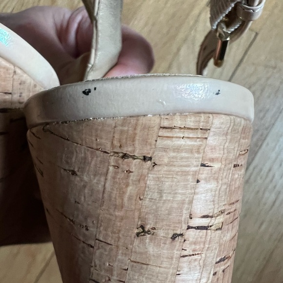 Stuart Weitzman nude patent wedge - Picture 9 of 11